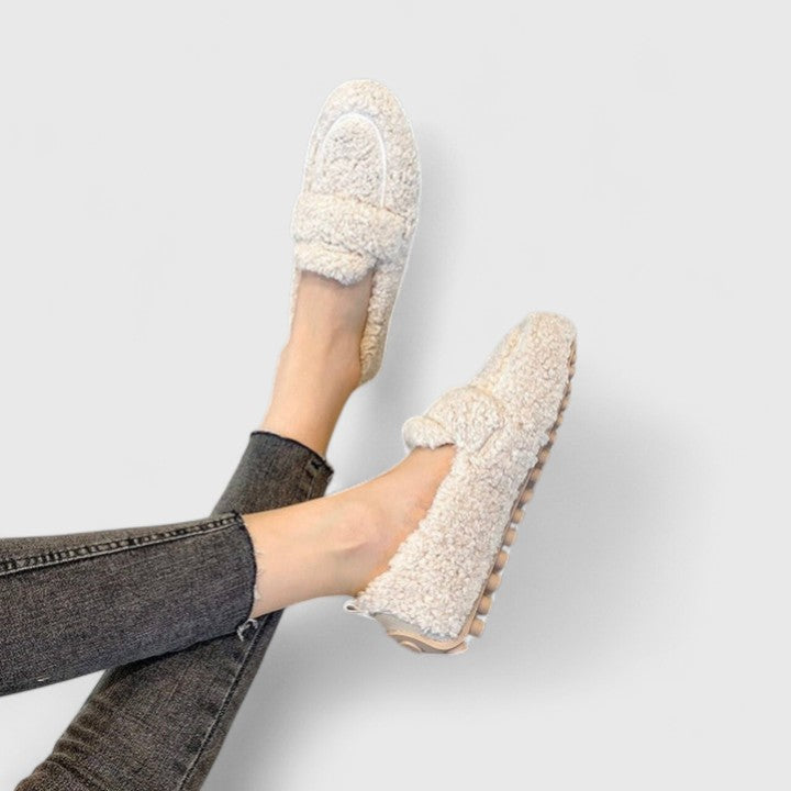 Solenne - Chaussons chauds au design élégant