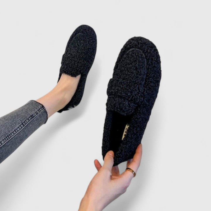 Solenne - Chaussons chauds au design élégant