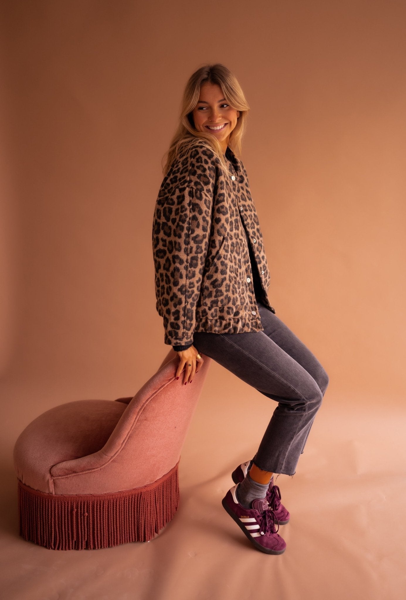 Stella – Veste Léopard Élégance
