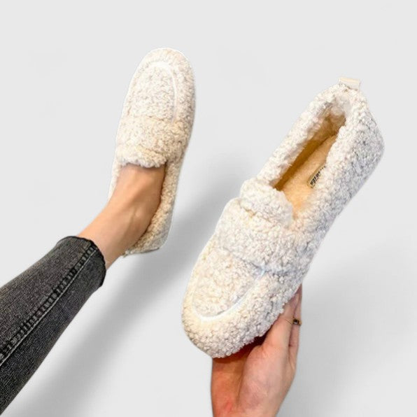Solenne - Chaussons chauds au design élégant