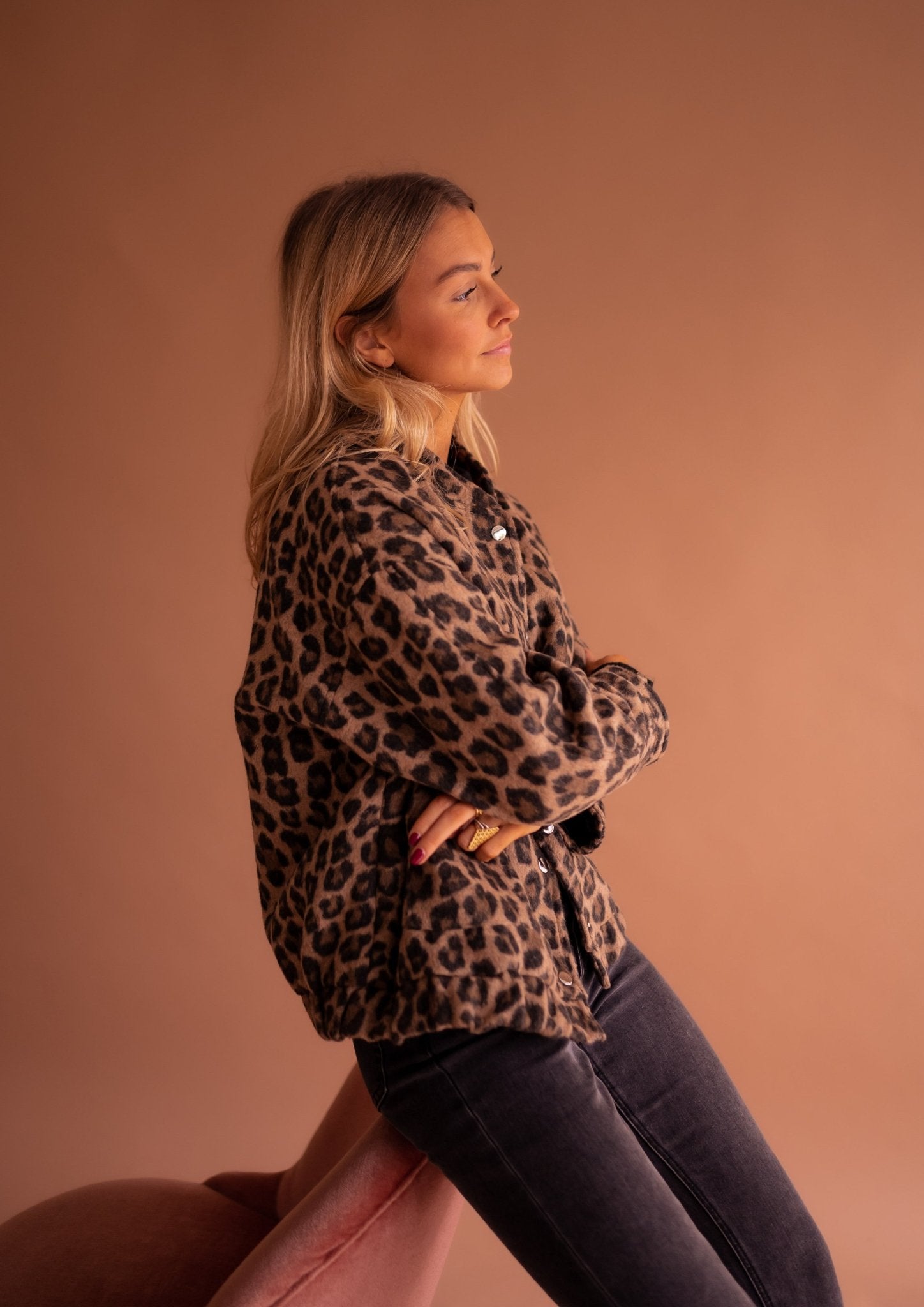 Stella – Veste Léopard Élégance
